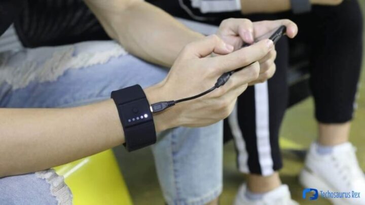 Wristband Power bank Bracelet Charger: the Must Have Wearable Portable Charger