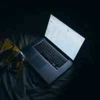 how to prevent laptop from overheating in bed
