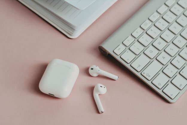 Can I Connect AirPods to an HP Laptop
